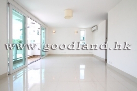 SAI KUNG Detached Village House For Sale | Close To Town, Private Gate Garden & Parking