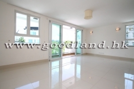 SAI KUNG Detached Village House For Sale | Close To Town, Private Gate Garden & Parking