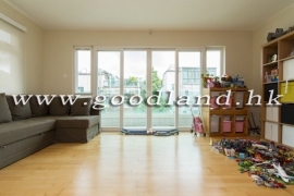 SAI KUNG Detached Village House For Sale | Convenient Location, Nice Garden & Greenery