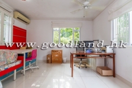 SAI KUNG Detached Village House For Sale | Huge Garden, Greenery View & Convenient Location