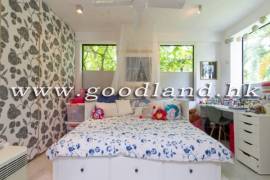 SAI KUNG Waterfront Village House For Sale | End Unit, Private Pool & Green Lawn Garden