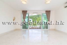 SAI KUNG Village House For Sale | End House, Private Gate & Mountain Greenery View