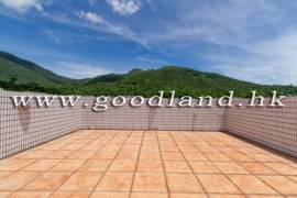 SAI KUNG Village House For Sale | End House, Private Gate & Mountain Greenery View
