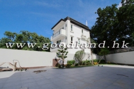 SAI KUNG Fully Detached House For Sale | Convenient Location & Huge Fenced Garden