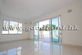 SAI KUNG Fully Detached House For Sale | Convenient Location & Huge Fenced Garden