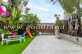 SAI KUNG Village House For Sale | Large Private-Gate Garden, Parking & Green View