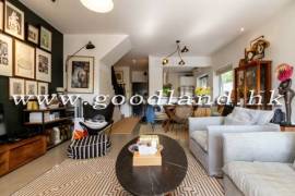 SAI KUNG End Unit Village House For Sale | Huge Garden, Sea View & 3 En-Suites