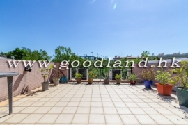 SAI KUNG Village House For Sale | Lawn Garden, Greenery View & Parking Next to House