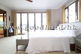 SAI KUNG Village House For Sale | Mid-Level Complex, Communal Pool & 4 Bedrooms
