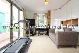 SAI KUNG Village House For Sale | Mid-Level Complex, Communal Pool & 4 Bedrooms
