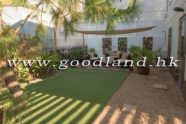 SAI KUNG Village House For Sale | Mid-Level Complex, Communal Pool & 4 Bedrooms