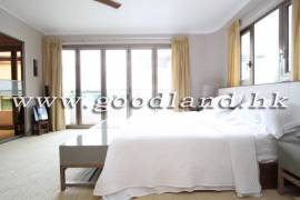 SAI KUNG Village House For Sale | Mid-Level Complex, Communal Pool & 4 Bedrooms