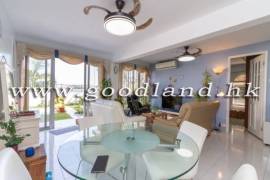 SAI KUNG Village House For Sale | Waterfront Location, Big Garden & 3 Bedrooms