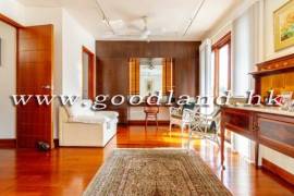SAI KUNG Waterfront Village House For Sale | Yacht Club Sea View, Multi Parking & 4 Rooms