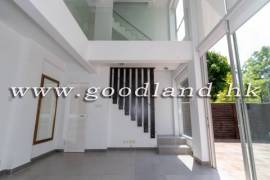 SAI KUNG Village House For Sale | Front & Back Garden, High Ceiling & 4 Bedrooms