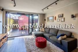 SAI KUNG Village House For Sale | Move-In Condition, Equipped Kitchen & 3 Bedrooms