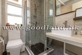SAI KUNG Detached House For Sale | Large Garden, Private Gate Parking & 5 Bedrooms