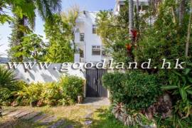 SAI KUNG End Unit Village House For Sale | Walk to Town, Communal Pool & Sea View