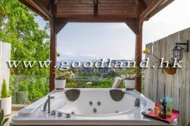 SAI KUNG Mid-Level Village House For Sale | Sky Garden, Scenic View & 3 Bedrooms