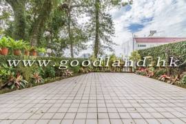 SAI KUNG Corner House For Sale | Private Gate Parking, Communal Pool & Greenery