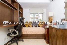 SAI KUNG Corner House For Sale | Private Gate Parking, Communal Pool & Greenery