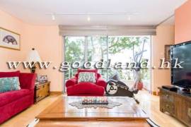 SAI KUNG Corner House For Sale | Private Gate Parking, Communal Pool & Greenery