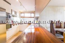 SAI KUNG Corner House For Sale | Private Gate Parking, Communal Pool & Greenery