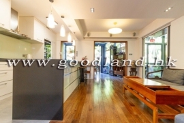 SAI KUNG End House For Sale | Private Gate, 3 Parking Spaces & Greenery View