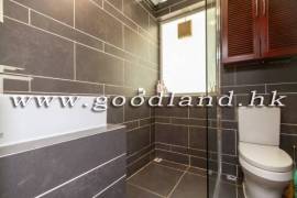 SAI KUNG End House For Sale | Private Gate, 3 Parking Spaces & Greenery View