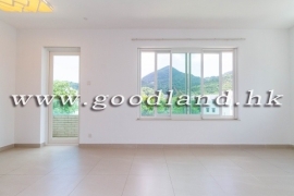 SAI KUNG Detached House For Sale | Fenced Garden, Deeded Parking & Greenery View