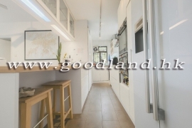 SAI KUNG Corner Village House For Sale | Garden, Green View, Open Kitchen & 4 Bedrooms