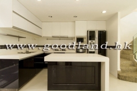 SAI KUNG Village House For Sale | Close to Town, Huge Garden & 4 En-Suites