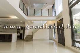 SAI KUNG Village House For Sale | Close to Town, Huge Garden & 4 En-Suites