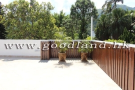 SAI KUNG Mid-Level Village House For Sale | Private Gate Parking, Huge Fenced Garden