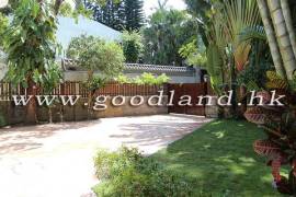 SAI KUNG Mid-Level Village House For Sale | Private Gate Parking, Huge Fenced Garden