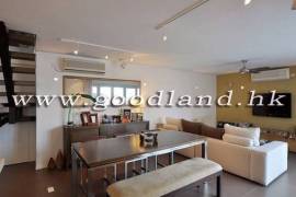 SAI KUNG Village House For Sale | Partial Sea View, Open Kitchen & 2 En-Suites
