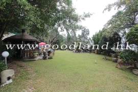 SAI KUNG Mid-Level Detached House For Sale | Huge Fenced Garden & Ample Parking
