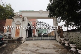 SAI KUNG Mid-Level Detached House For Sale | Huge Fenced Garden & Ample Parking