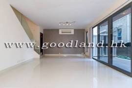 SAI KUNG Village House For Sale | Close to Town, Equipped Kitchen & Nice Garden