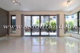 SAI KUNG Village House For Sale | Close to Town, Equipped Kitchen & Nice Garden