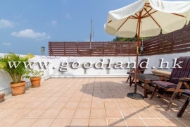 SAI KUNG Village House For Sale | Private Rooftop, Near Main Road & Public Transport