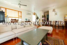 SAI KUNG Village House For Sale | Private Rooftop, Near Main Road & Public Transport