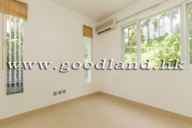 SAI KUNG Mid-Level Detached House For Sale | Huge Garden, Equipped Kitchen & 4 Bedrooms