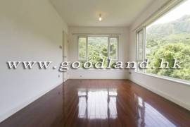 SAI KUNG Mid-Level Detached House For Sale | Huge Garden, Equipped Kitchen & 4 Bedrooms