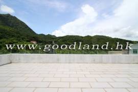 SAI KUNG Mid-Level Detached House For Sale | Huge Garden, Equipped Kitchen & 4 Bedrooms