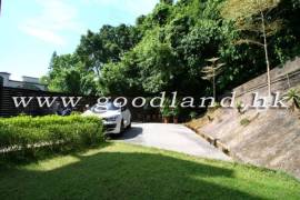SAI KUNG Village House For Sale | Landscaped Garden, Private Gate Parking & 3 En-Suites