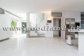 SAI KUNG Village House For Sale | Landscaped Garden, Private Gate Parking & 3 En-Suites