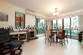 SAI KUNG Mid Level Village House For Sale | 5 Bedrooms, Spacious Layout & Parking Nearby