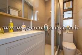 SAI KUNG Mid Level Village House For Sale | 5 Bedrooms, Spacious Layout & Parking Nearby