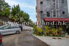 SAI KUNG Mid Level Village House For Sale | 5 Bedrooms, Spacious Layout & Parking Nearby